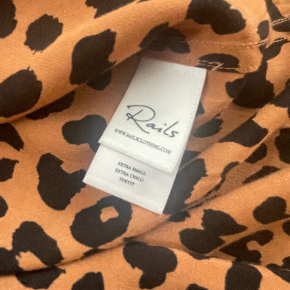 Rails button down